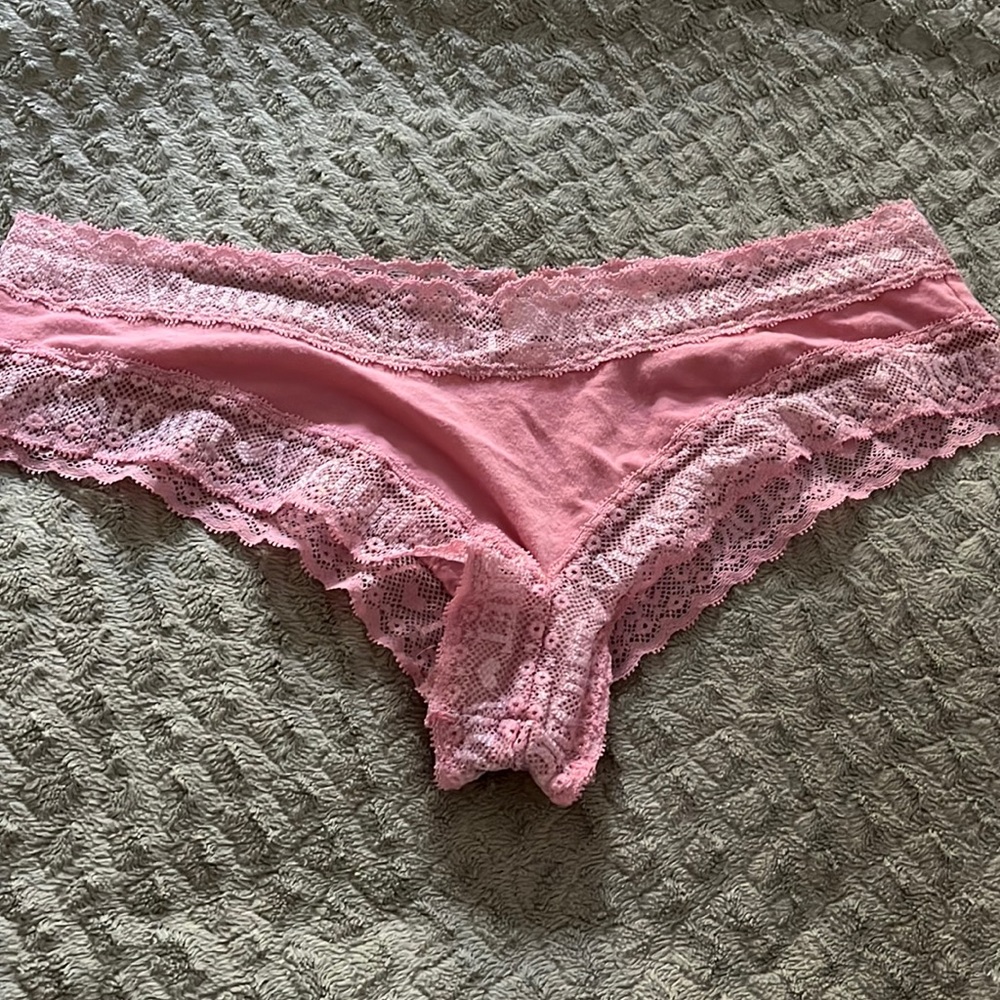 Victoria’s Secret Pink with Lace Trim Cheeky Panty - Small